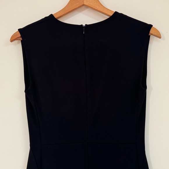 Everlane Sleeveless V-Neck Fittec Dress Black 2 EUC LBD - Picture 9 of 12